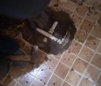 聂荣卫生间漏水维修公司为您分享下卫生间渗水如何处理及注意事项